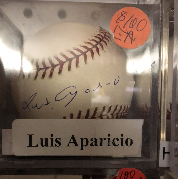 Luis Aparicio autographed MLBall - LW Sports