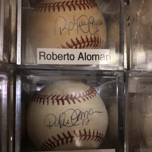 Roberto Alomar autographed MLB Baseball