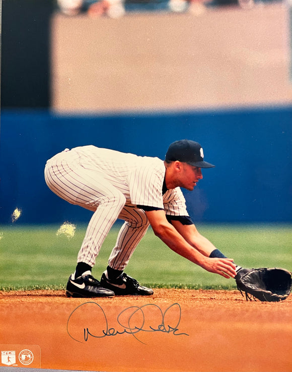 Derek Jeter autographed 8x10 color photo rookie autograph fielding