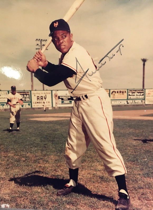 Willie Mays autographed 8x10 color photo NY Giants pose