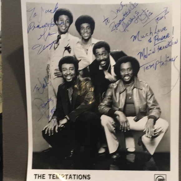 Temptations autographed 8 x 10 photo autographed by 4 full JSA letter