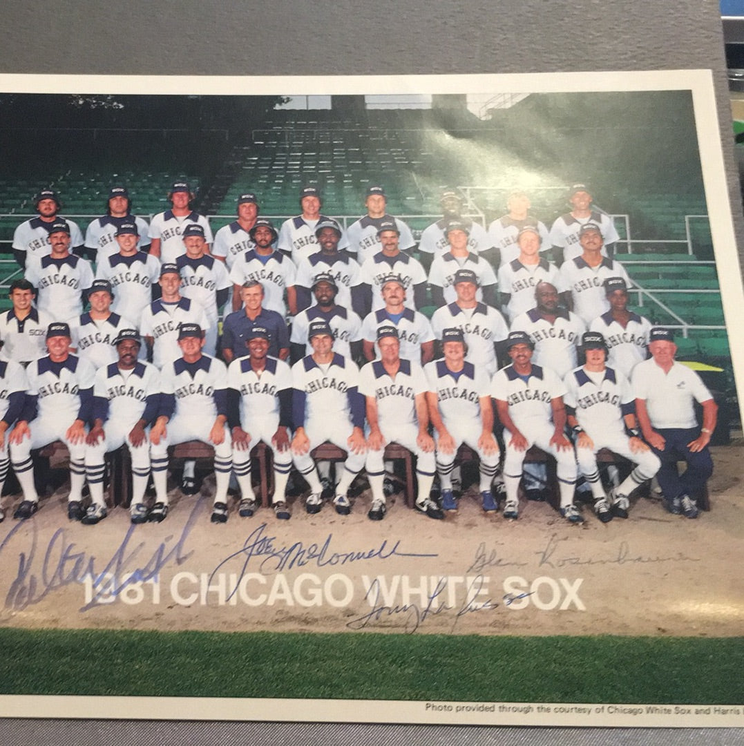 1981 Chicago White Sox autographed 8x10 color photo signed by Carlton  Fisk,Tony LaRussa. Joe McConnell and Glen Rosenbaum