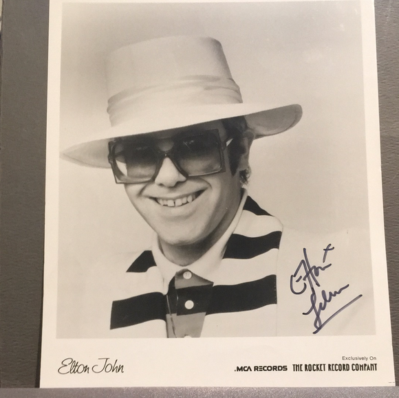 Elton John autographed 8x10 BXW photo JSA certified
