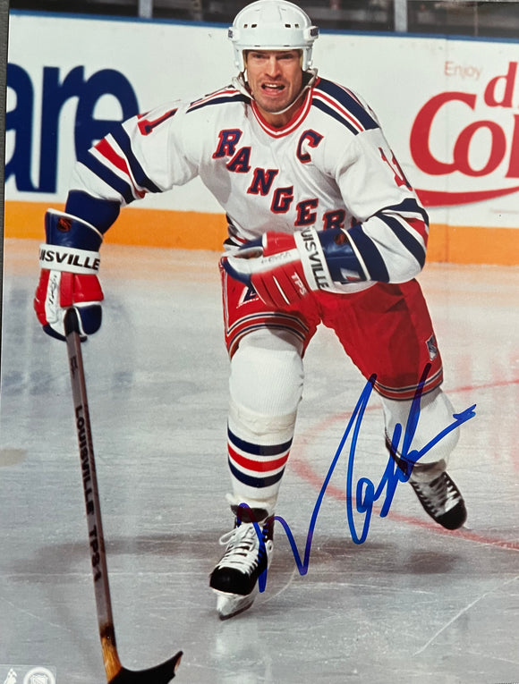 Mark Messier autographed 8x10 color photo obtained in person