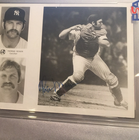 Thurman Munson autographed 8x10 BxW photo PSA/DNA encapsulated